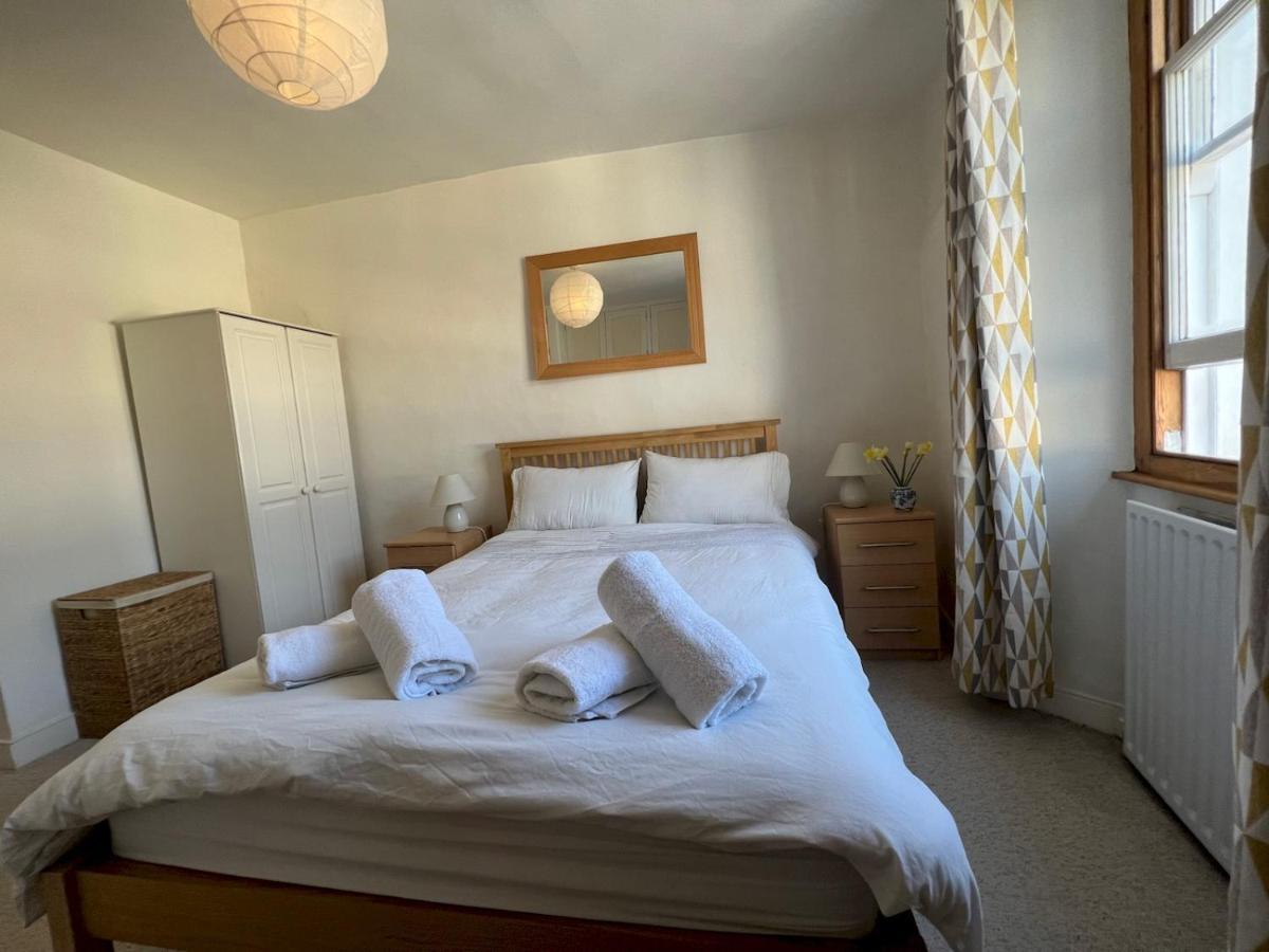 Pass The Keys 64 Church Street Characterful 2-Bed Cottage In The Heart Of Town 킹스브리지 외부 사진