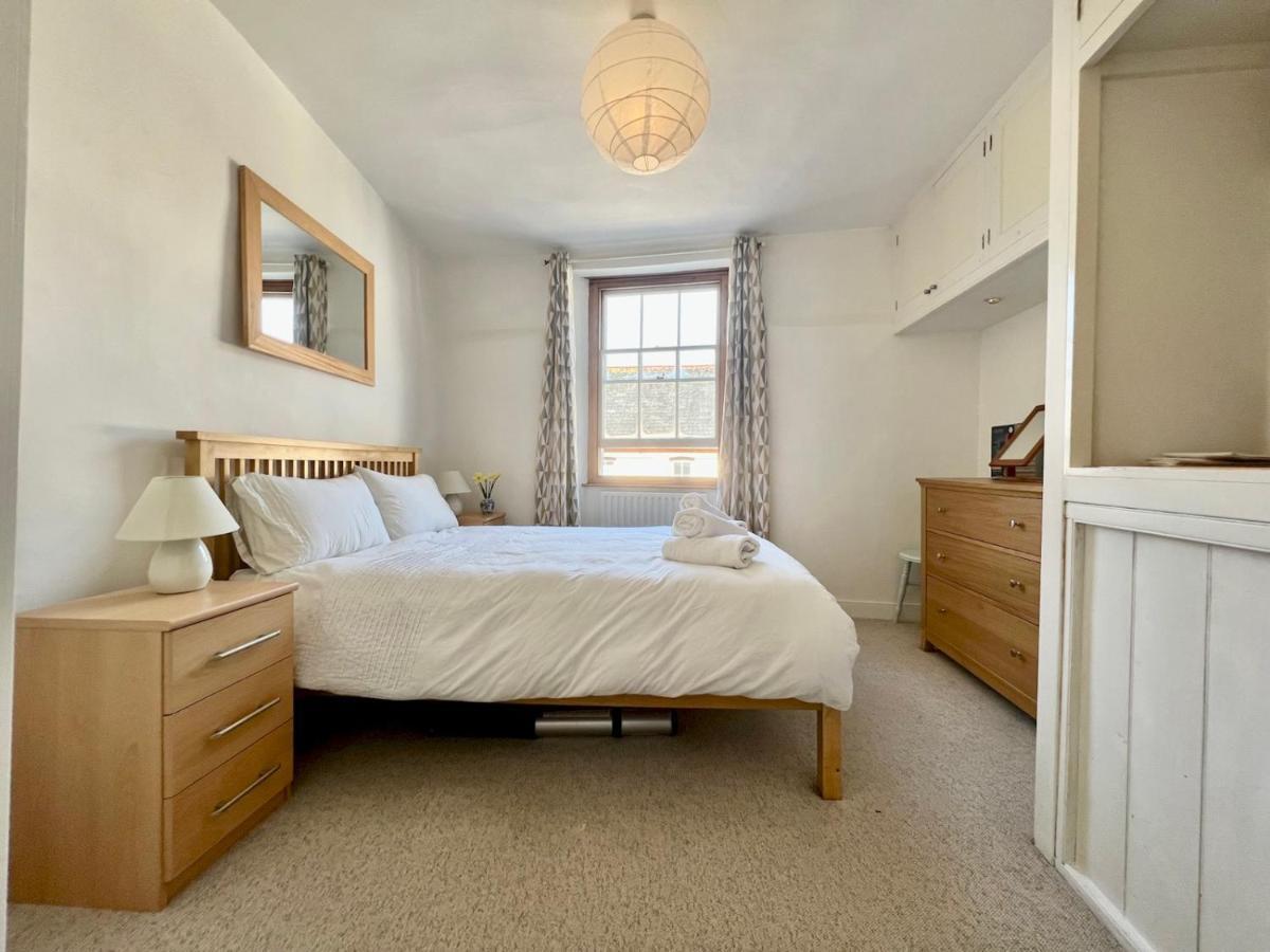 Pass The Keys 64 Church Street Characterful 2-Bed Cottage In The Heart Of Town 킹스브리지 외부 사진