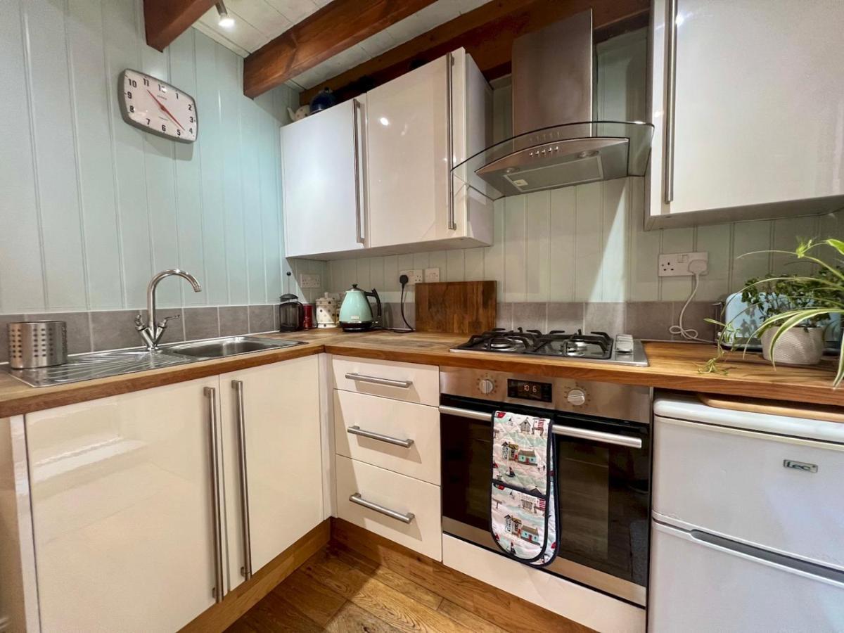 Pass The Keys 64 Church Street Characterful 2-Bed Cottage In The Heart Of Town 킹스브리지 외부 사진