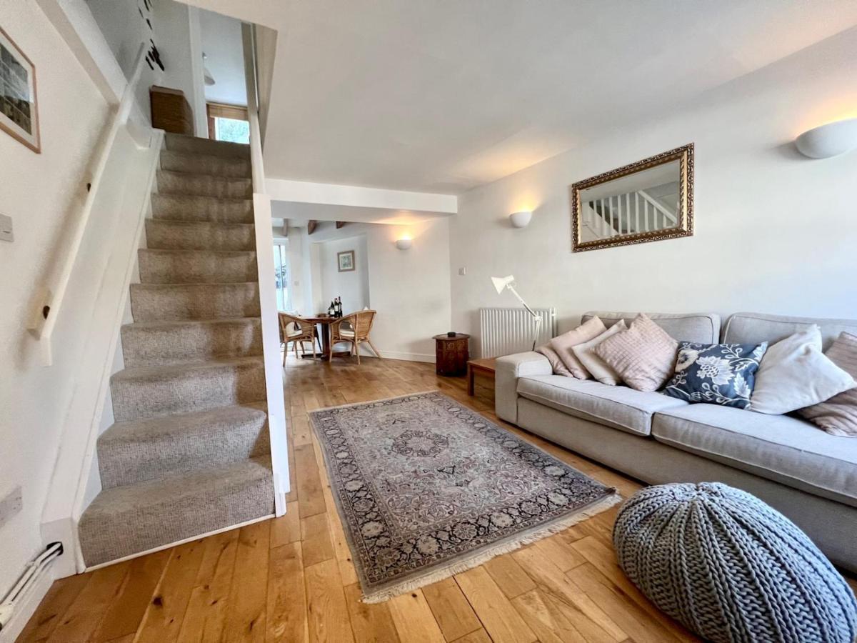 Pass The Keys 64 Church Street Characterful 2-Bed Cottage In The Heart Of Town 킹스브리지 외부 사진